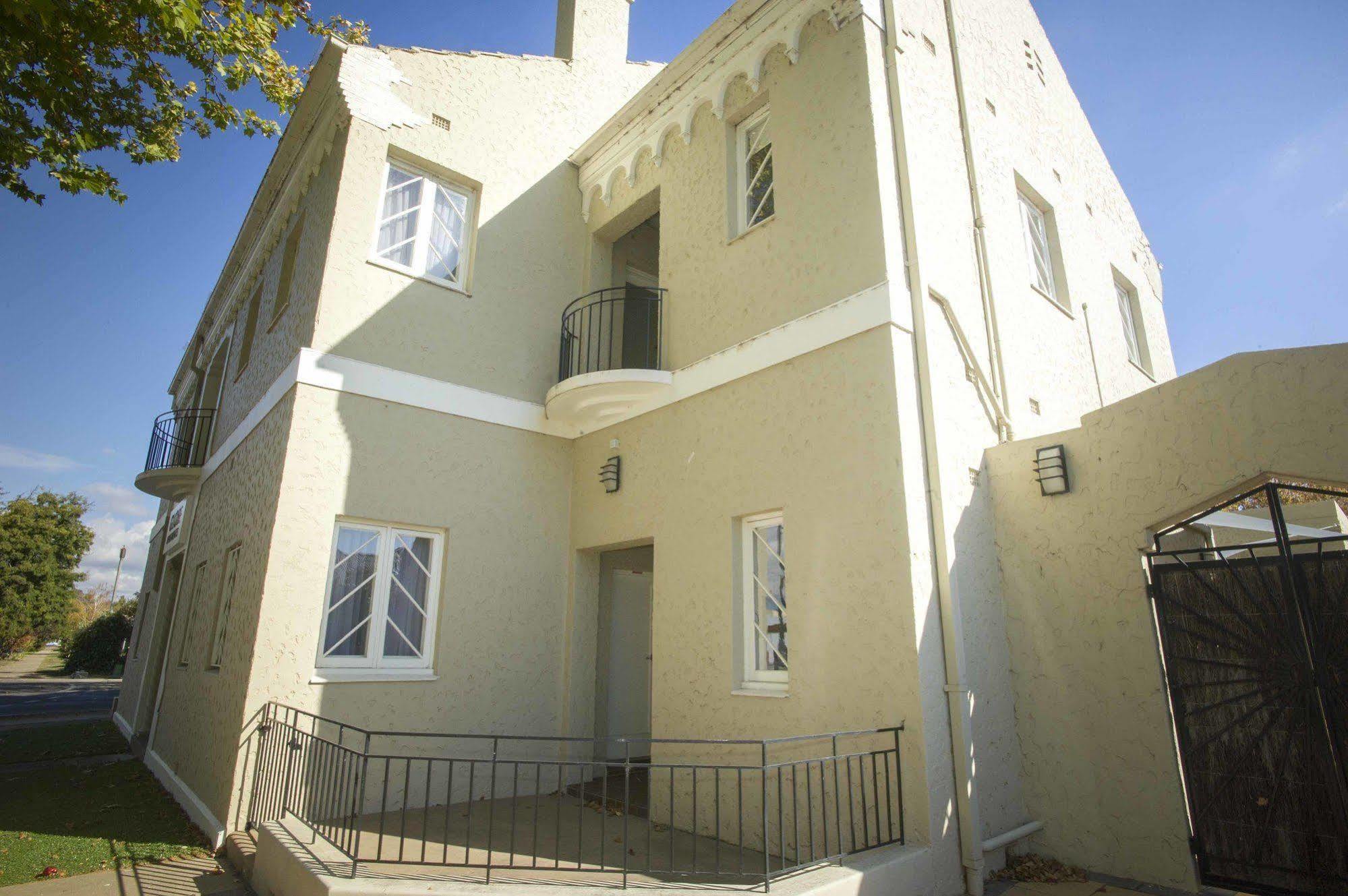 Globe Apartments Wagga Wagga Buitenkant foto